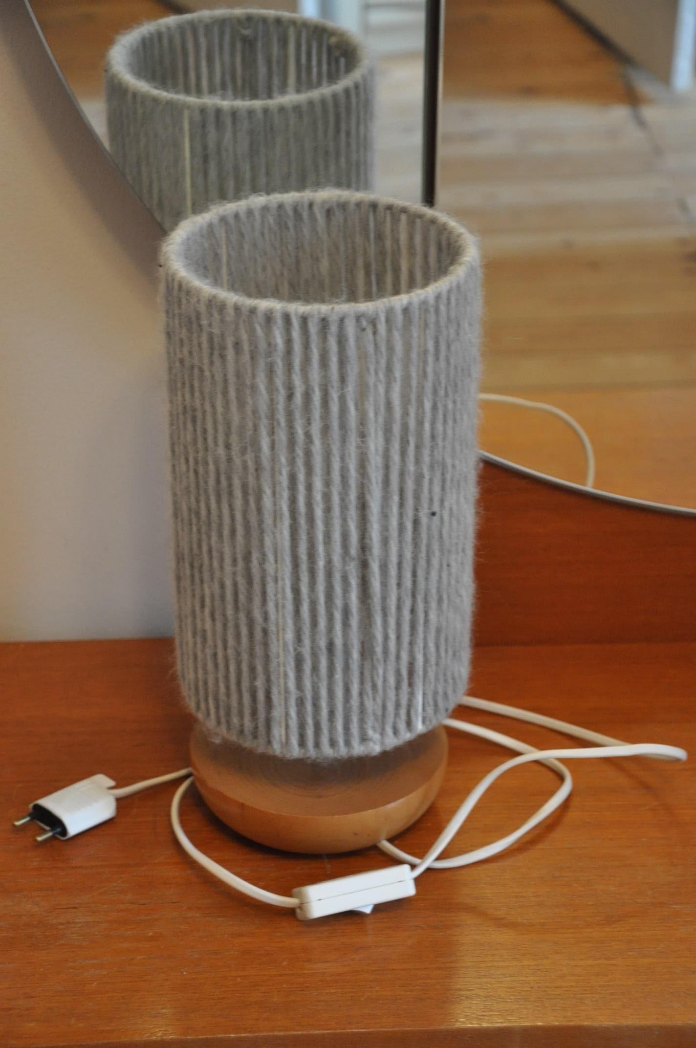 Wood and wool lamp