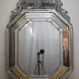 Venitien mirror with a pediment 94x138cm