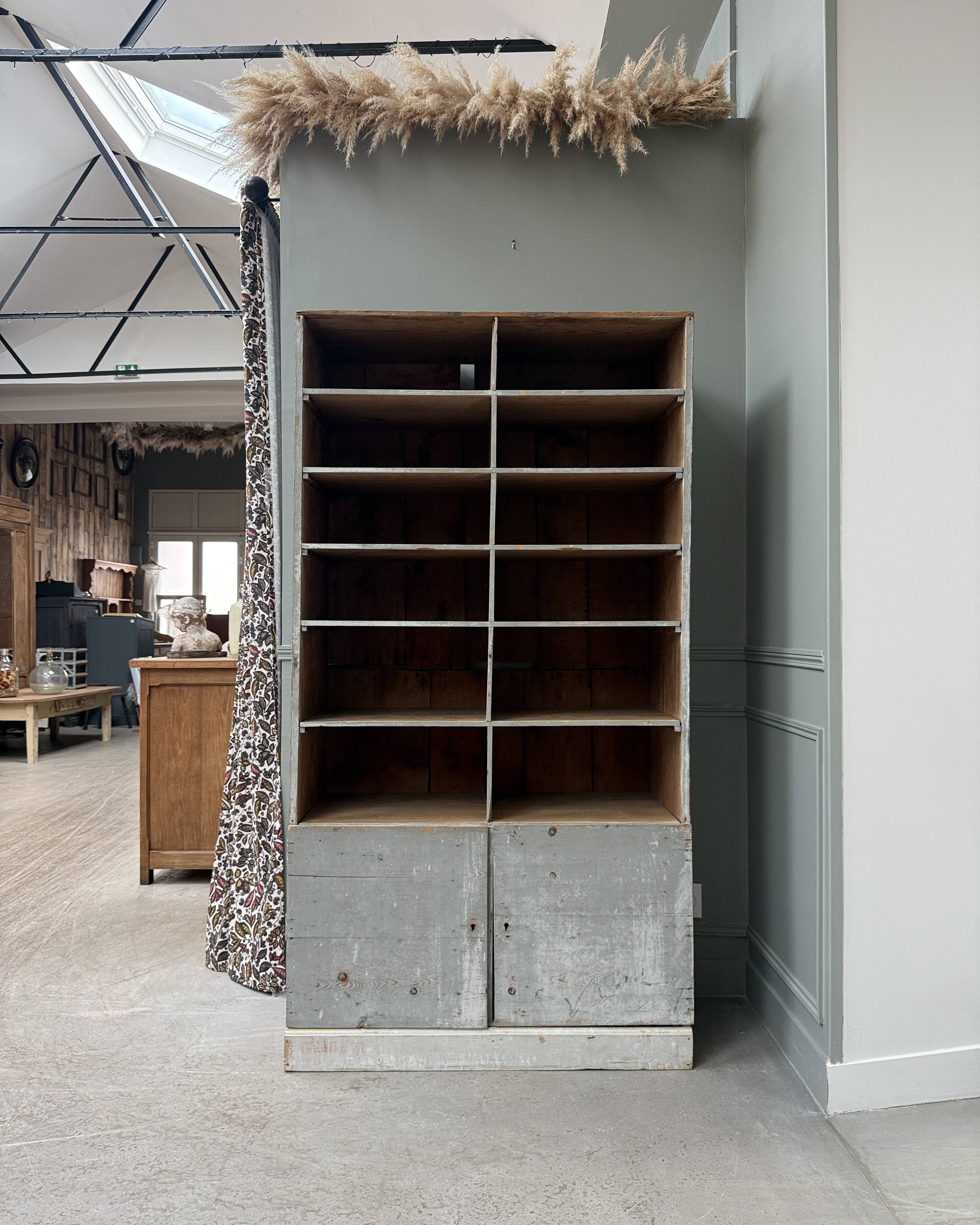 Patinated workshop furniture with compartments (renovated)