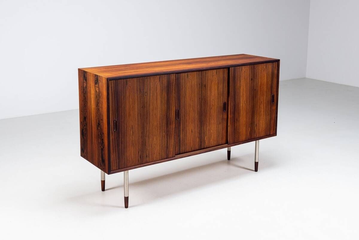 Buffet inhabituel en palissandre avec pieds en métal Danemark 1960