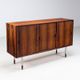 Buffet inhabituel en palissandre avec pieds en métal Danemark 1960