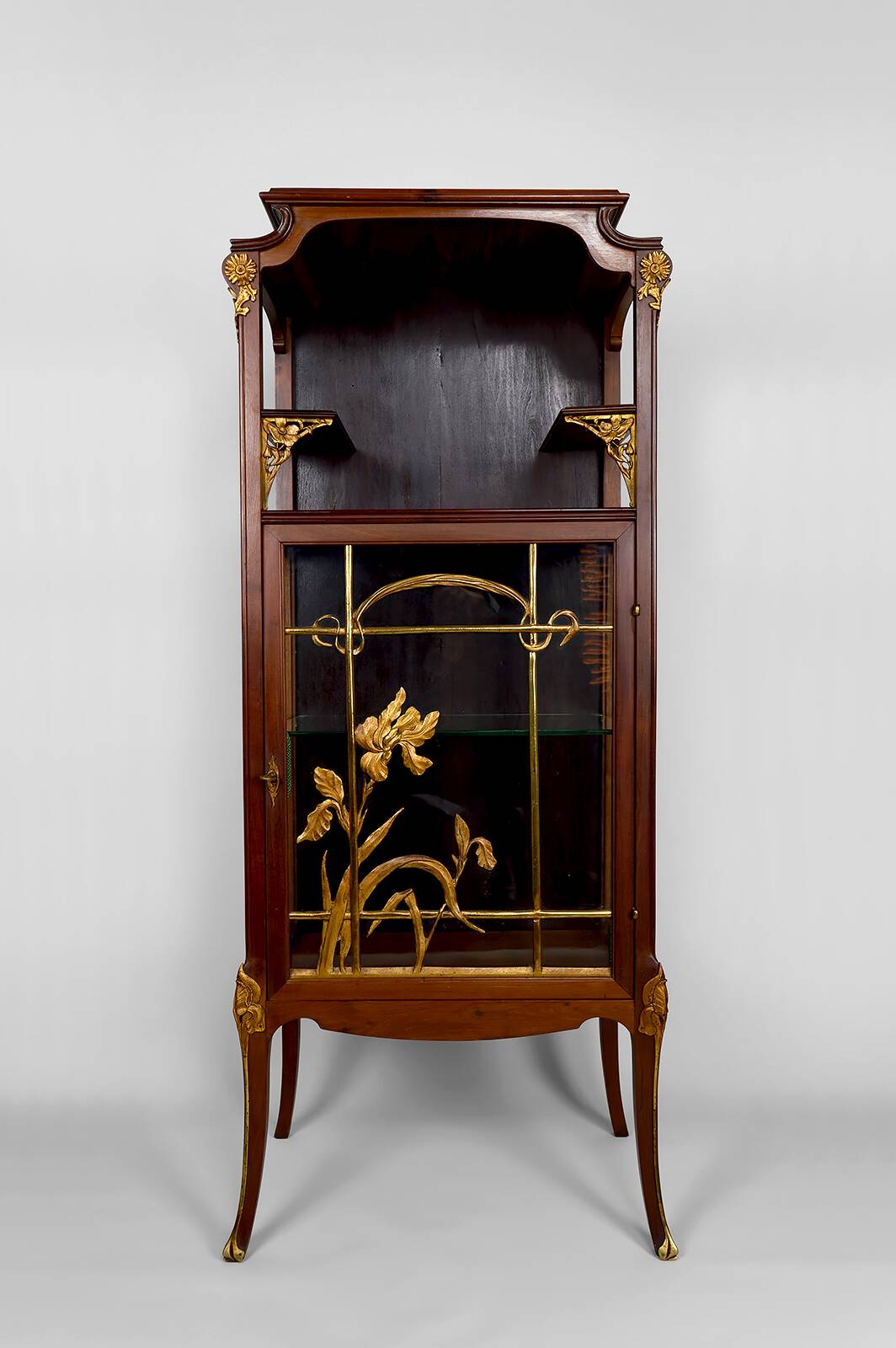 Art Nouveau display case, bronzes and carved wood on a floral theme, circa 1900