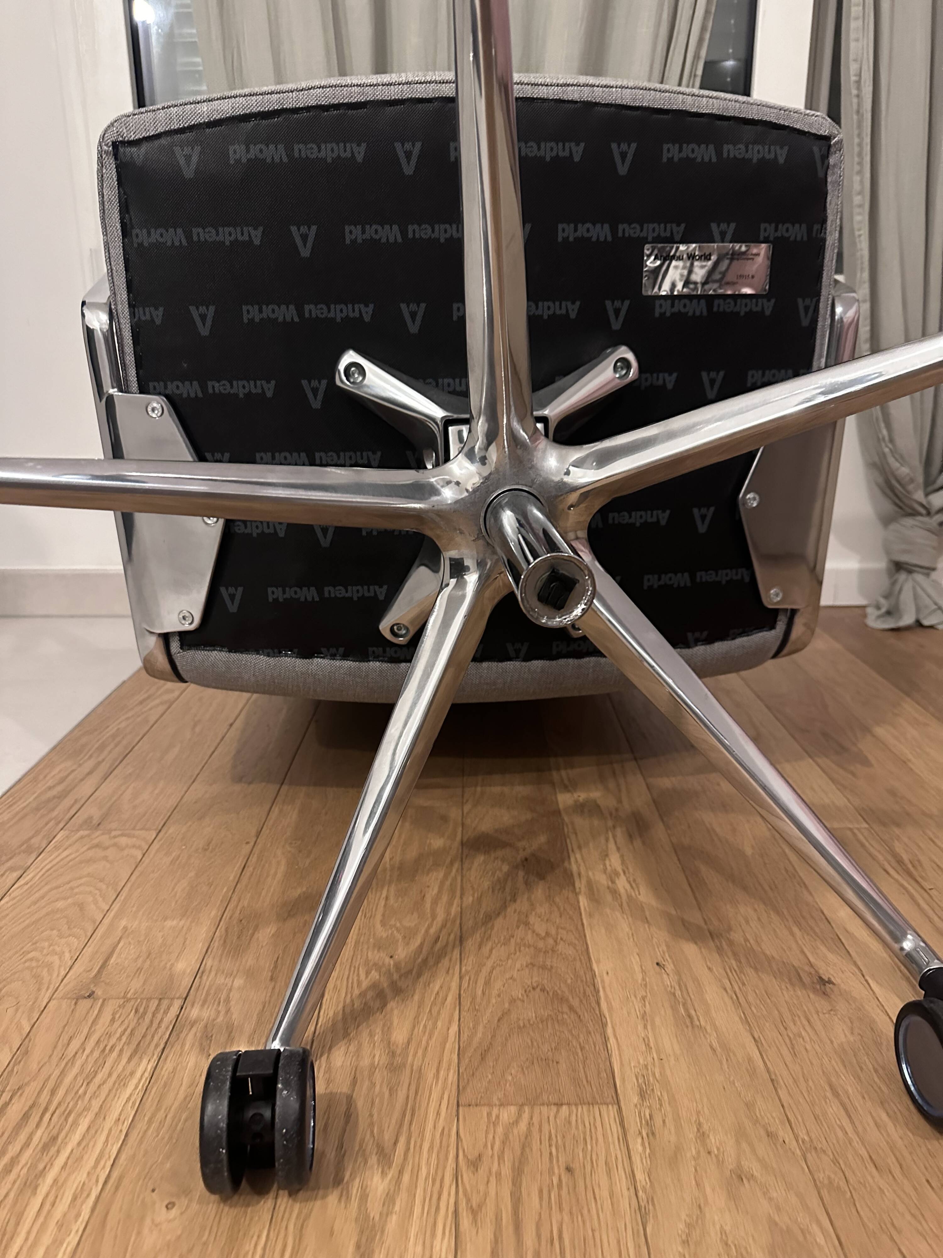 Andreu World swivel chair