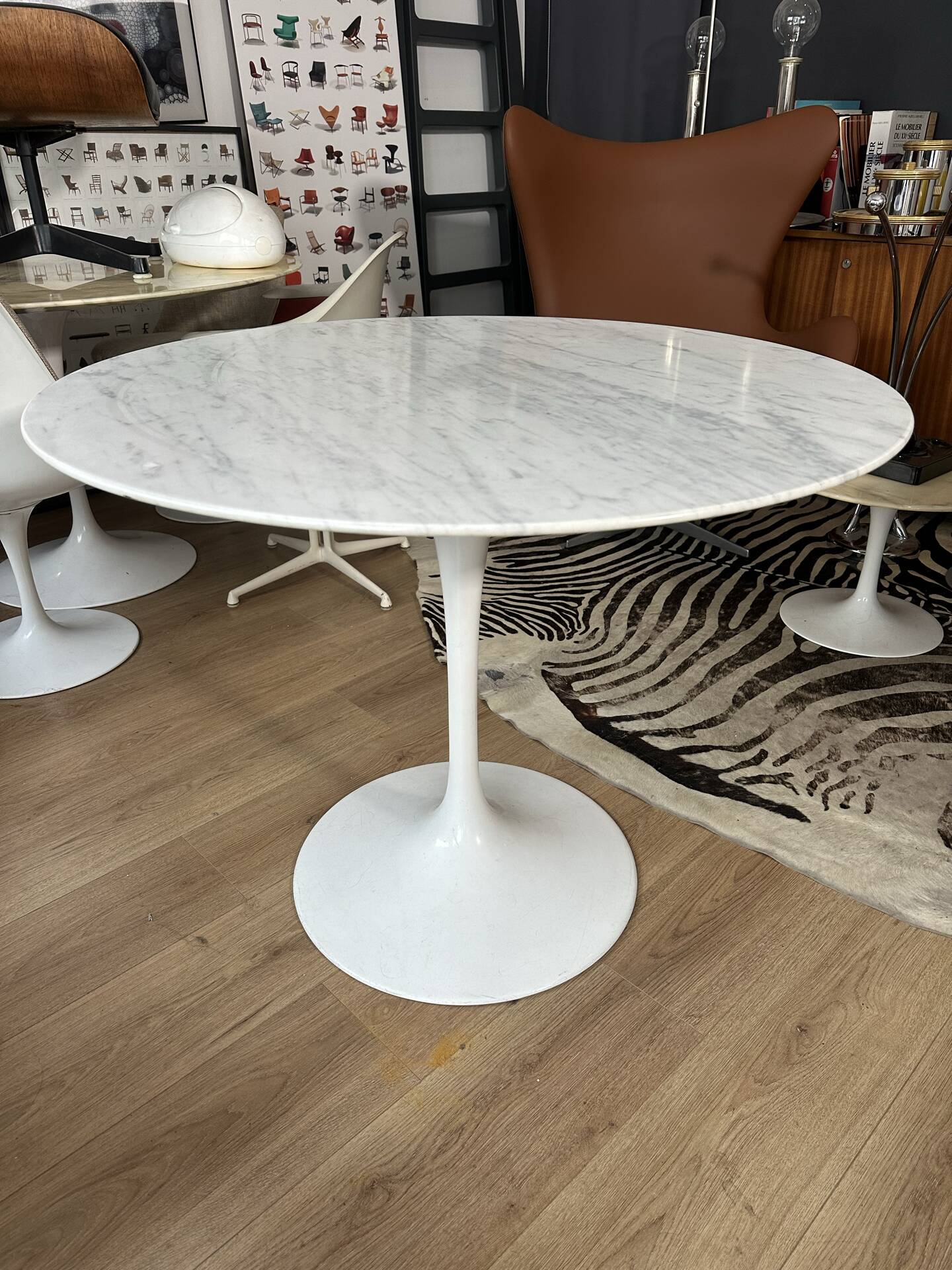 Table à manger tulipe Eero Saarinen pour Knoll