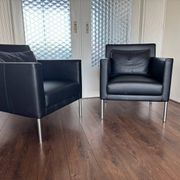 2 fauteuils de salon modernistes allemands en cuir noir et acier de Walter Knoll