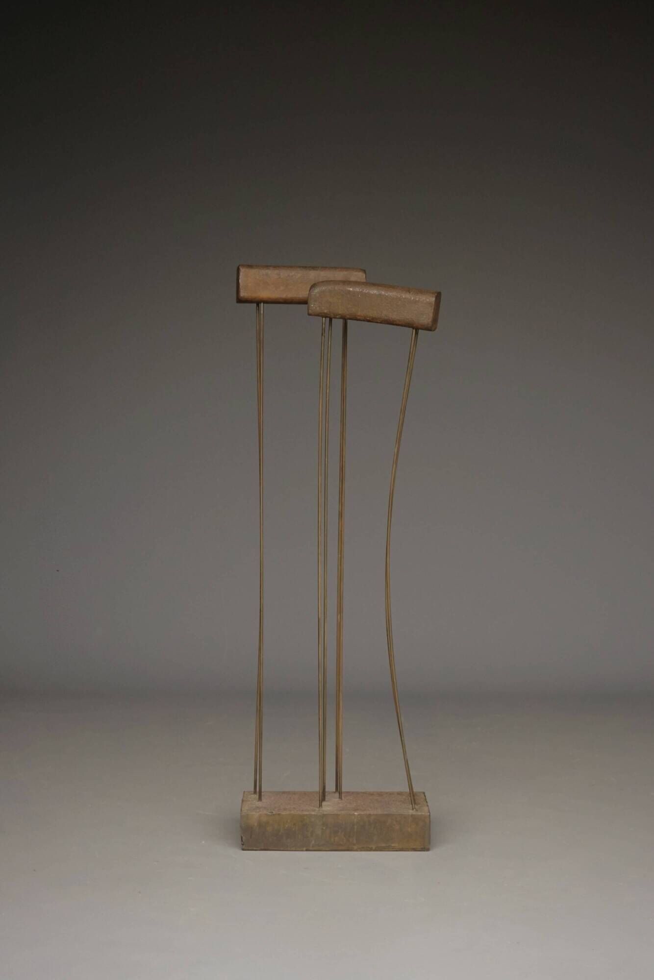 Sculpture cinétique abstraite en métal, dans le style de Harry Bertoia, années 1960