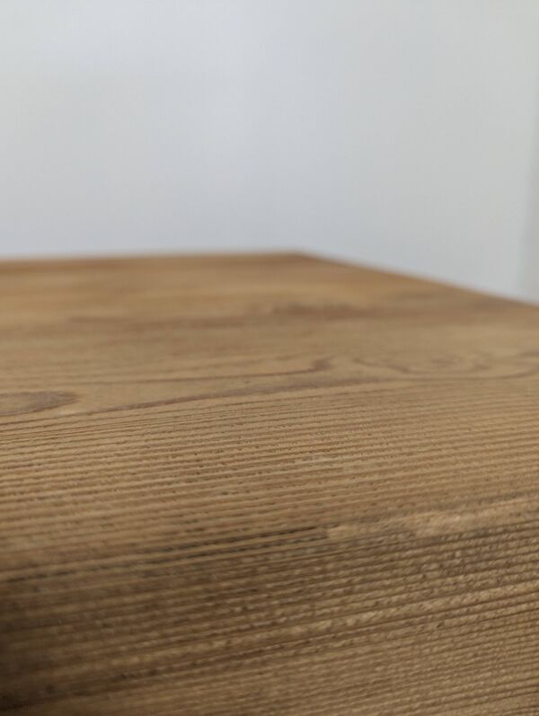 Grande table basse en pin massif fabrication suisse