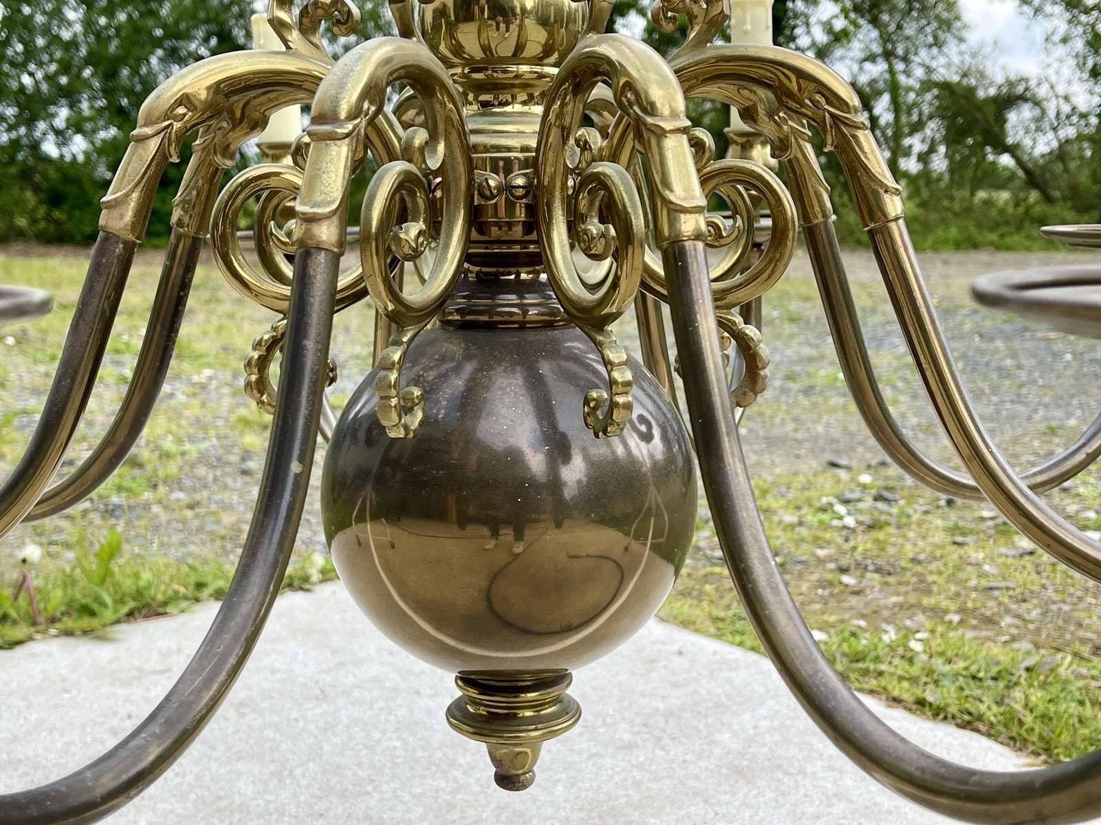 Lustre hollandais en laiton 8 feux années 60 - 85cmx1m23.