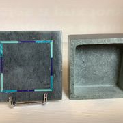 Grey and blue ring holder tray