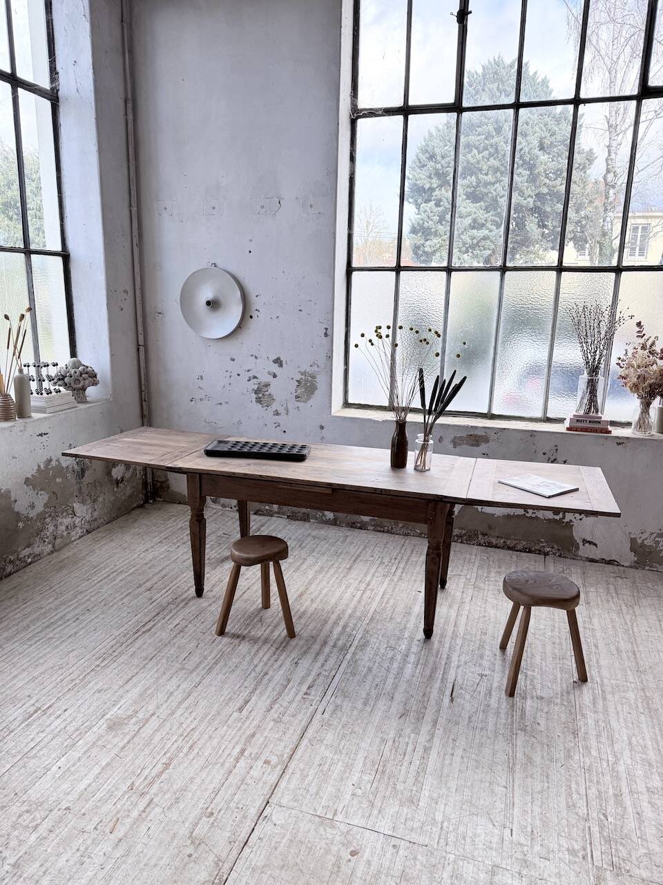Solid oak farmhouse table with integrated extensions 1950