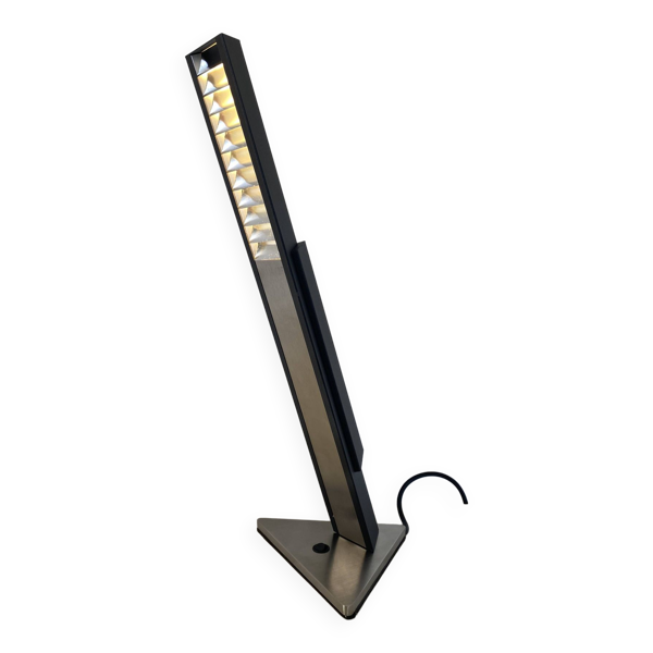 Louis Poulsen. lampe de table/bureau modèle 'Pisa'. — Beyit