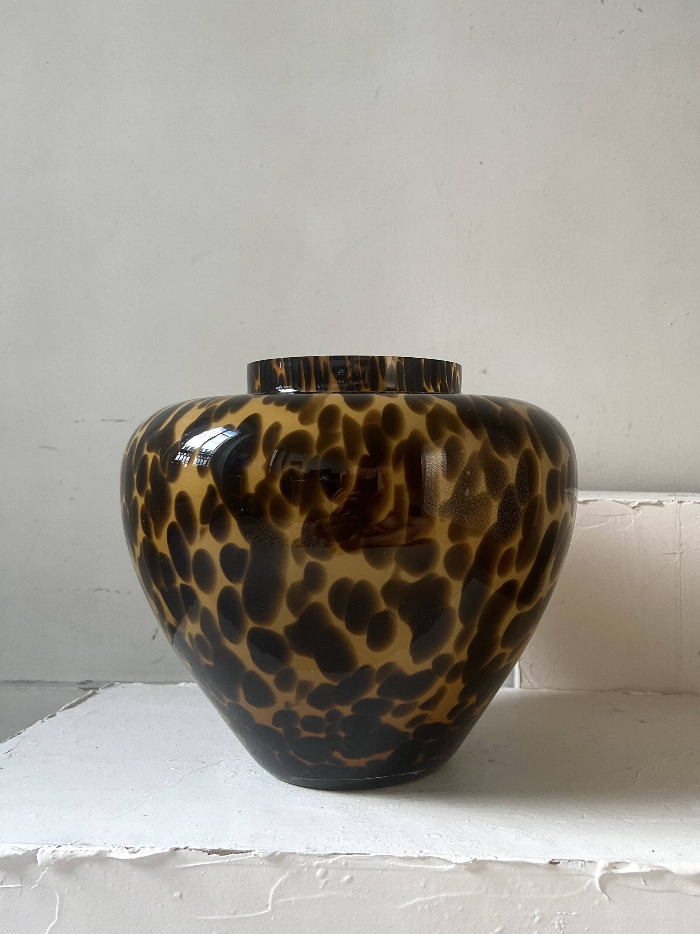 Large Hutschenreuther vase signed, blown glass in tortoiseshell style like Murano.