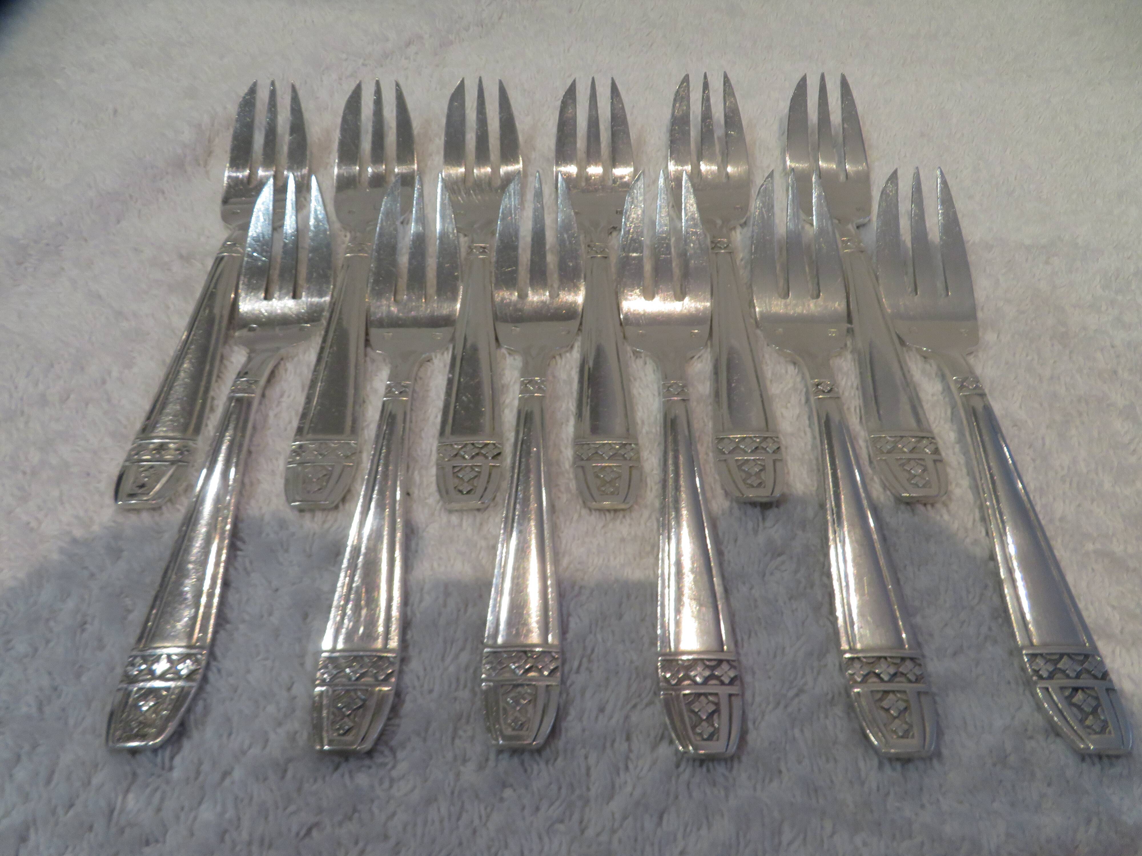 12 silver plated cake forks, goldsmith AH Grand Prix Monaco 14cm