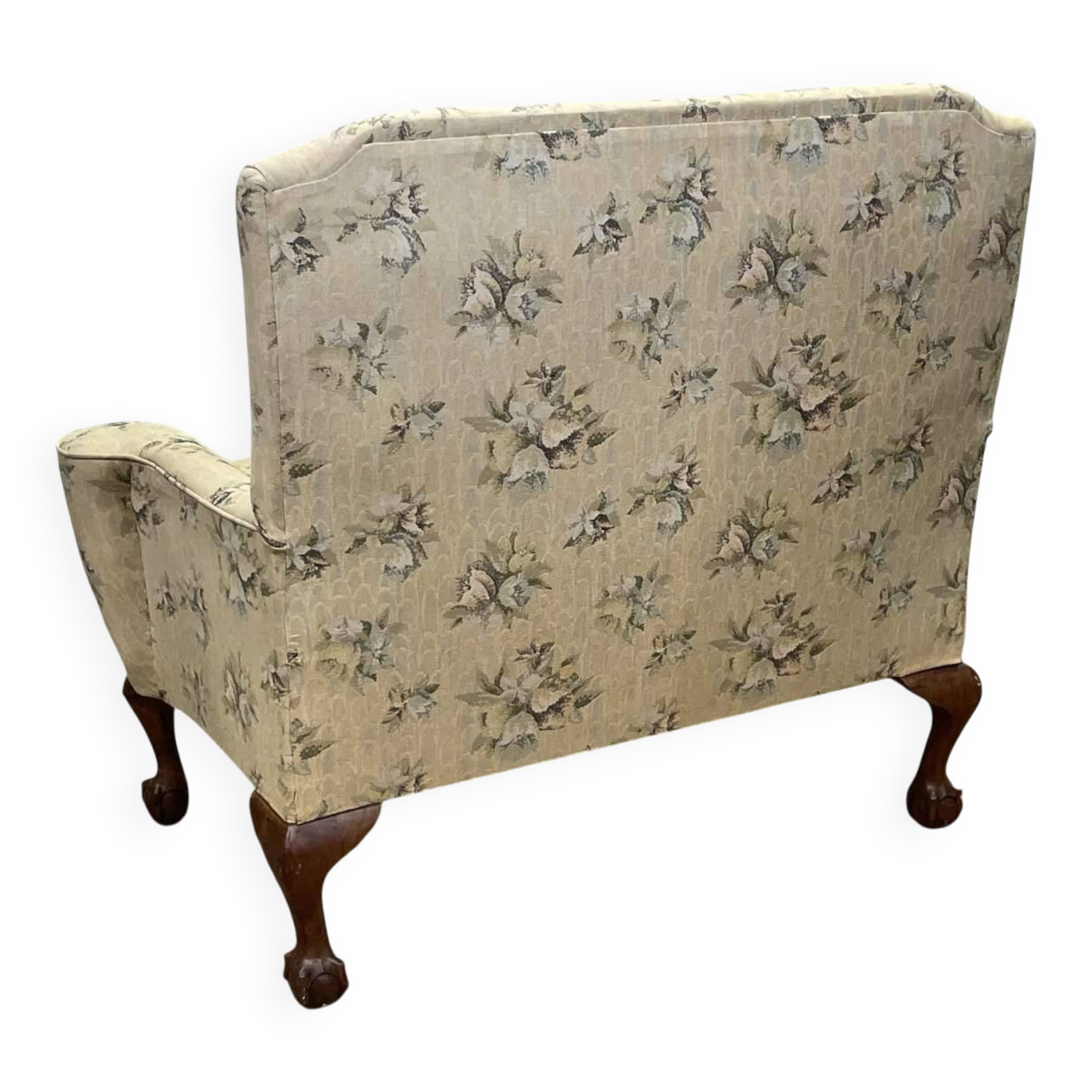 1930s English Chippendale walnut sofa