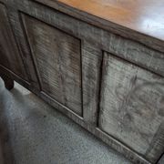 Commode de style louis xv en marqueterieflag