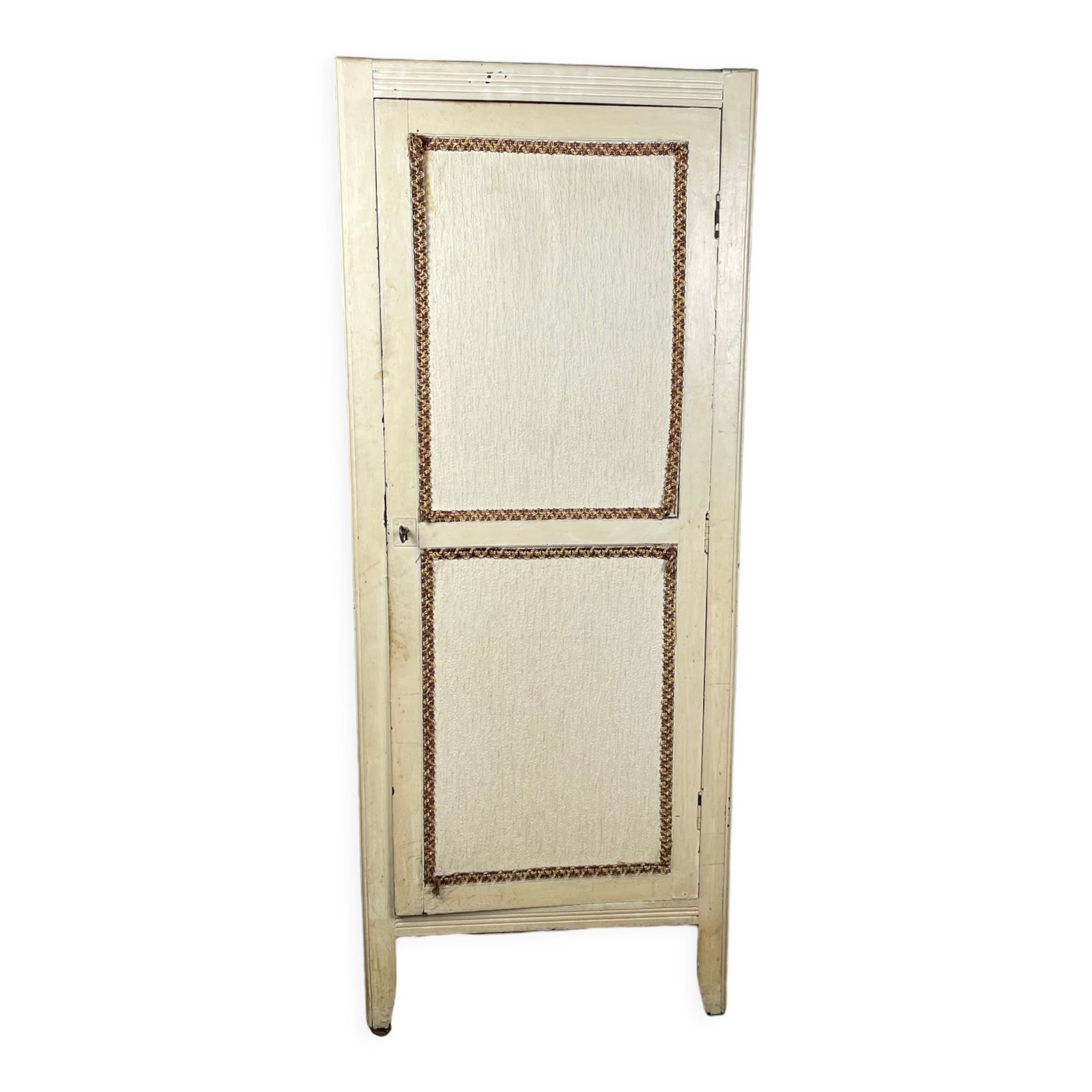 Vintage parisian wardrobe