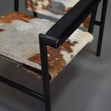 LC1 armchair by Le Corbusier and Charlotte Perriand for Cassina