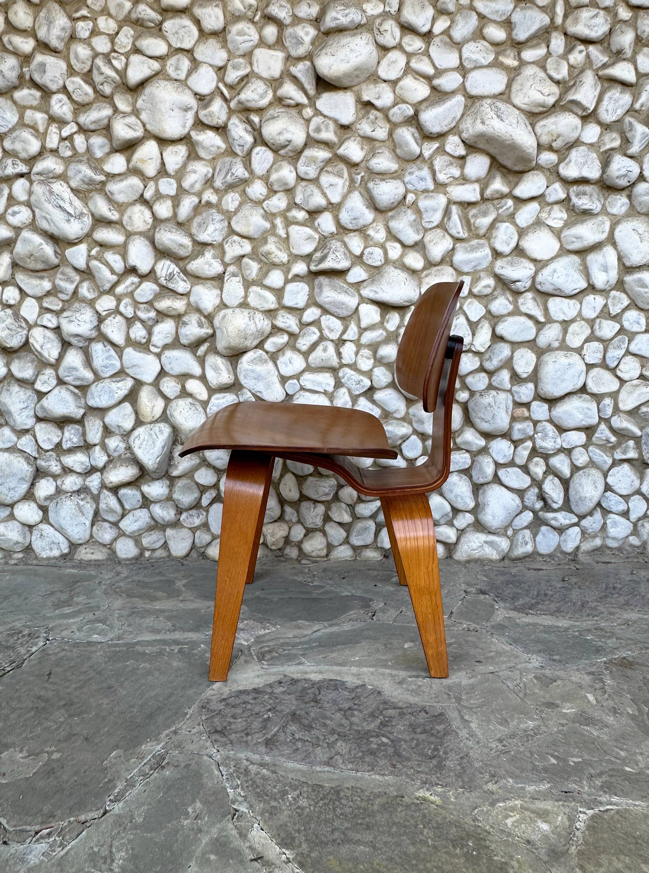 DCW chair in walnut by Charles & Ray Eames for Herman Miller, 1950-53