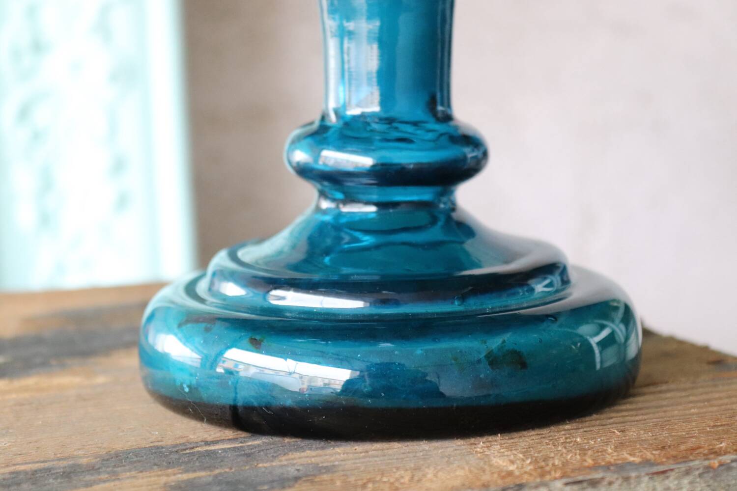 Coupe sur pied ancienne en verre soufflé