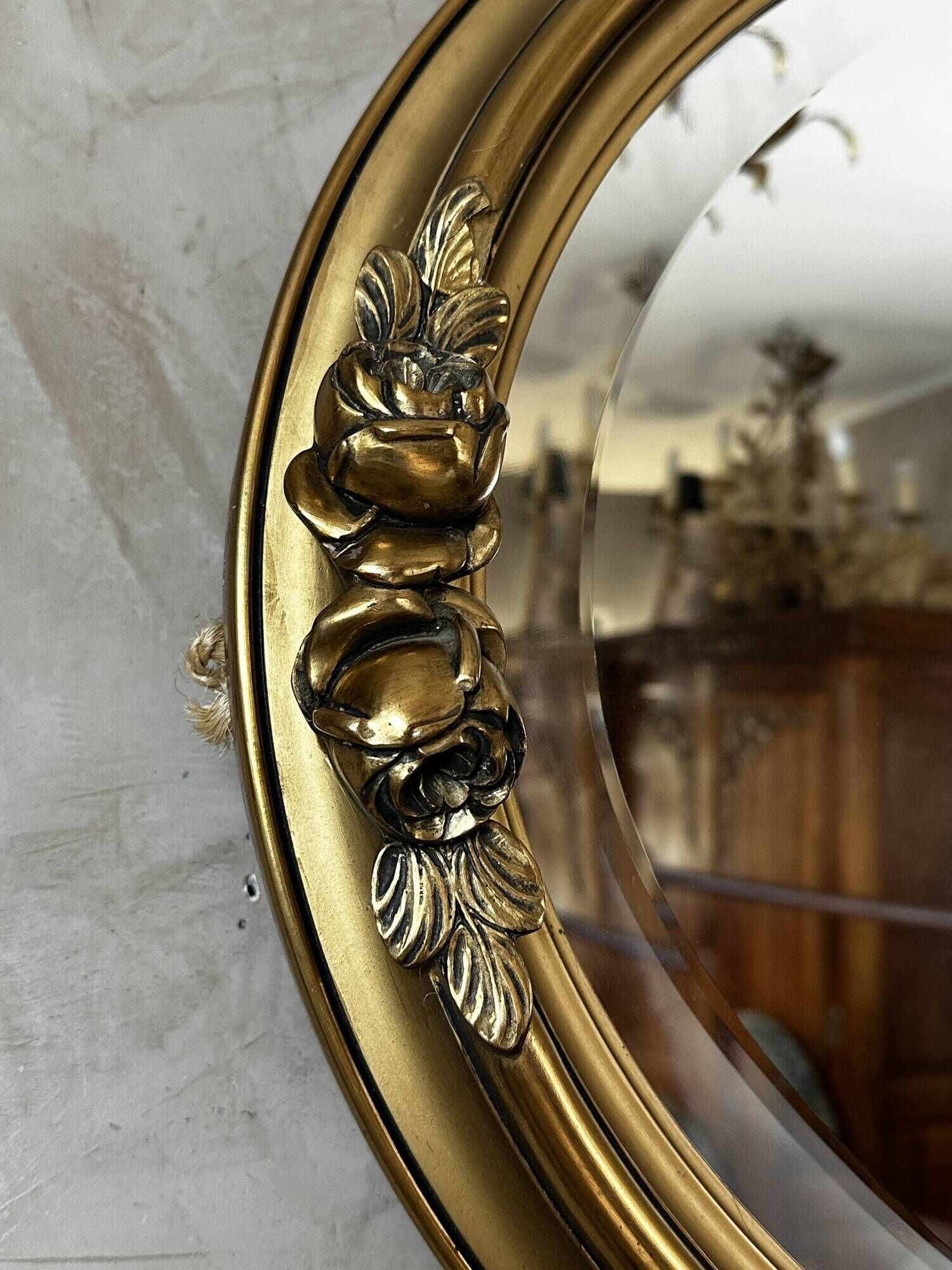 Oval mirror