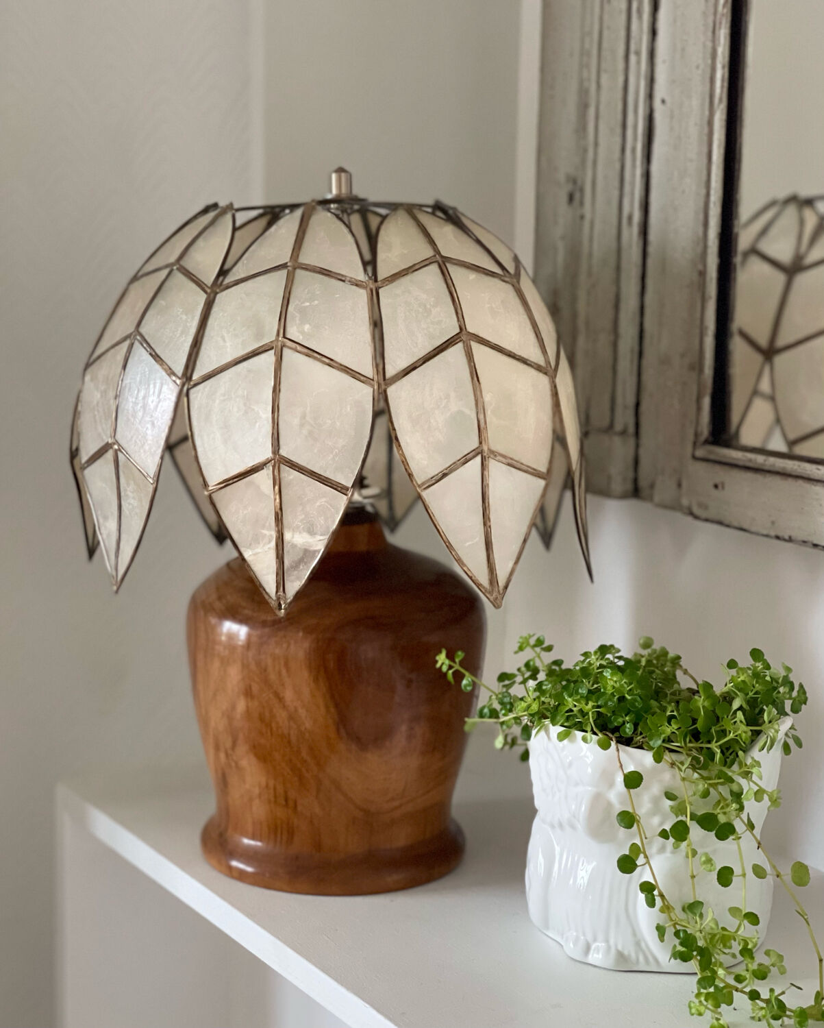 Mother-of-pearl and olive wood lamp