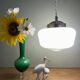 Suspension globe vintage en opaline blanche