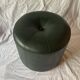 Pouf vintage rond en Skaï vert