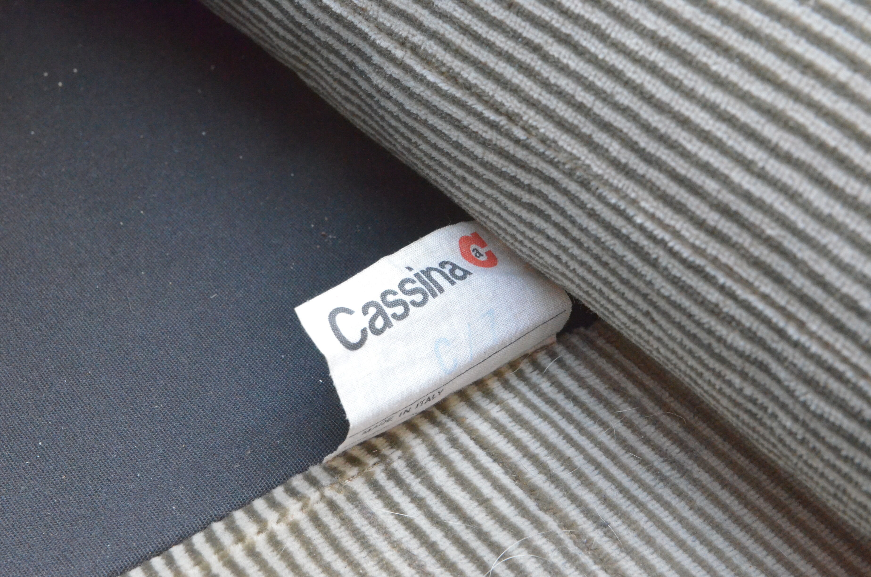 Sofa "Maralunga" by Vico Magistretti edition Cassina Velvet