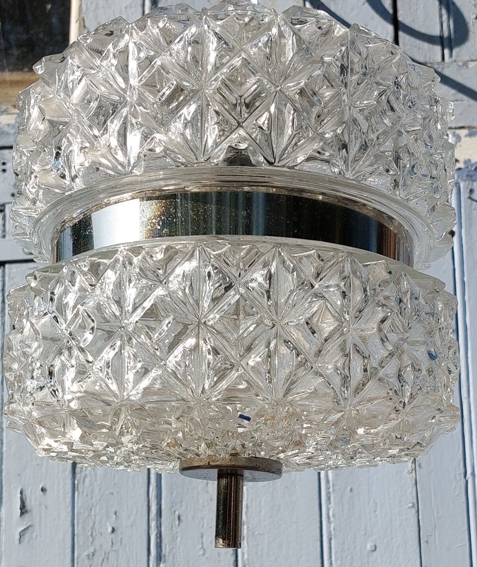 Glass suspension from the 60s