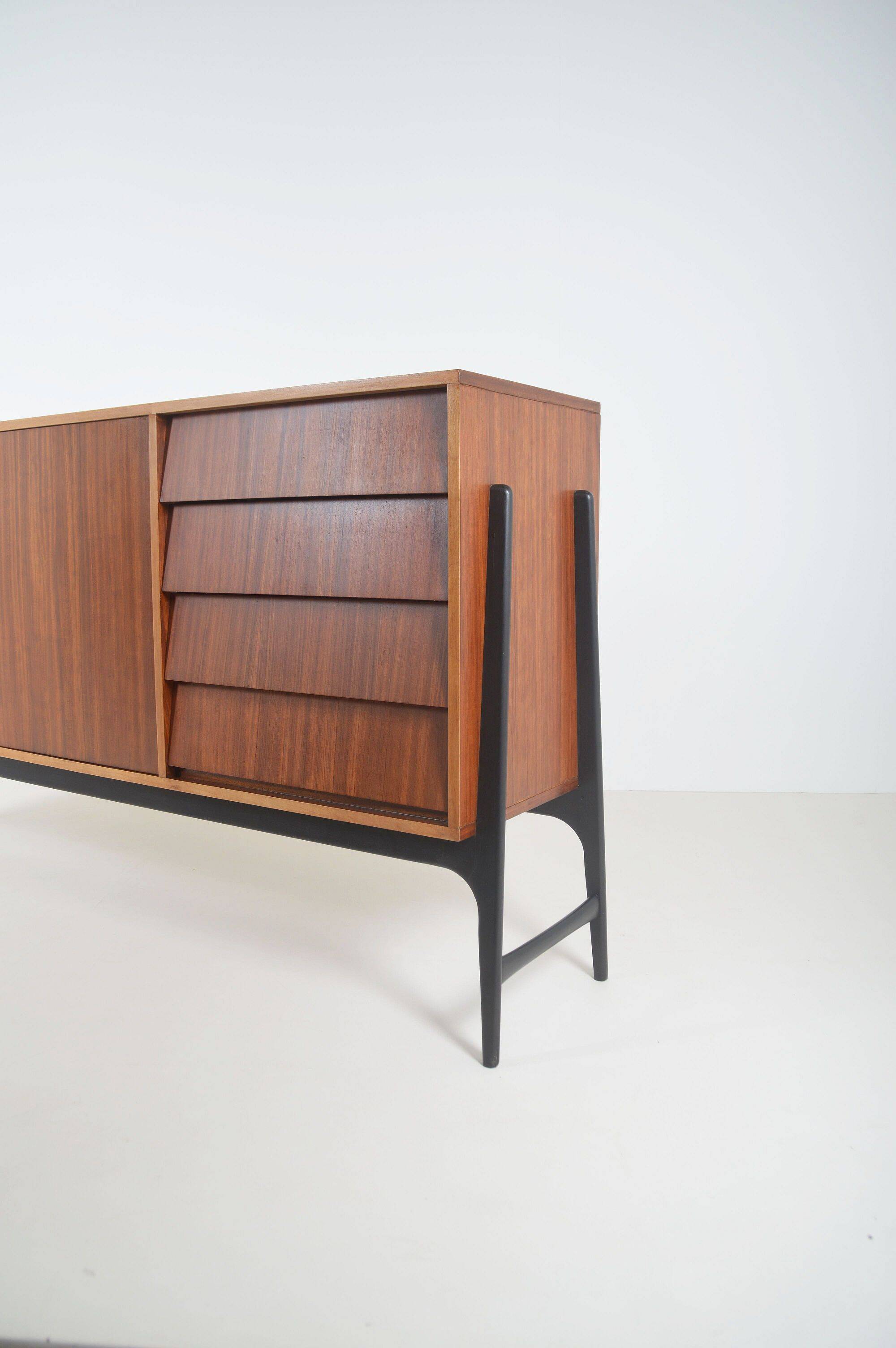 Buffet conçu par Alfred Hendrickx pour Belform, années 1950.