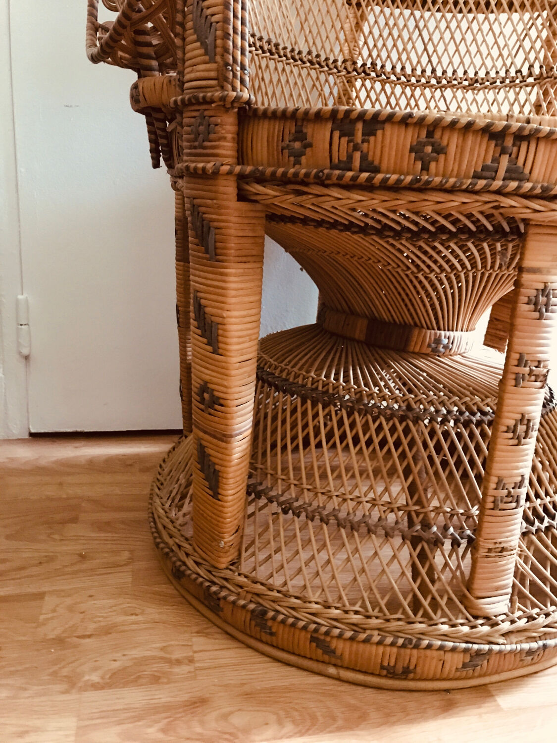 Mid-Century Oriental Peacock Chair in Straw, 1970s