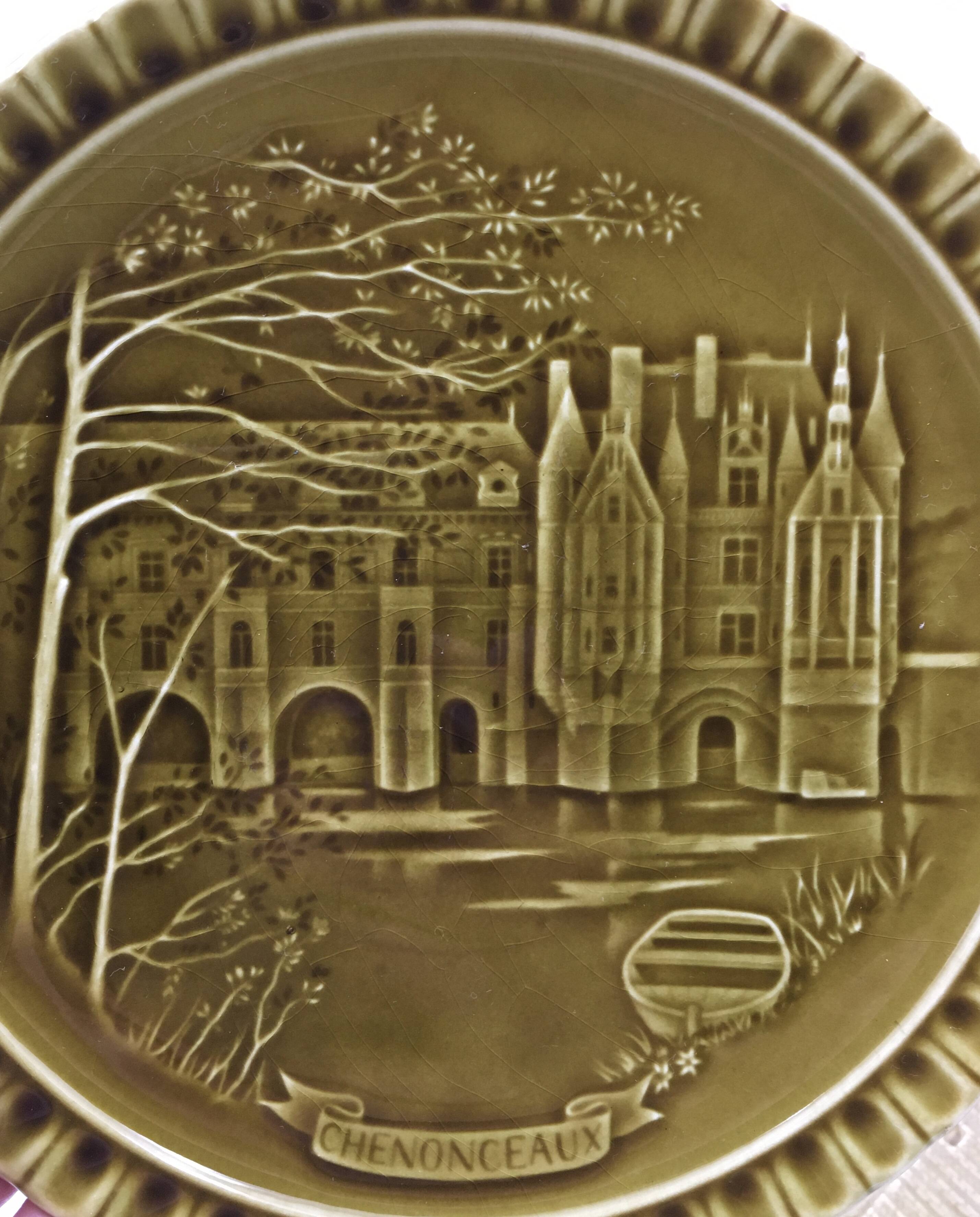 Gien earthenware plates “Châteaux de la Loire” – 1970s