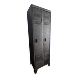 Factory wardrobe brand Atal