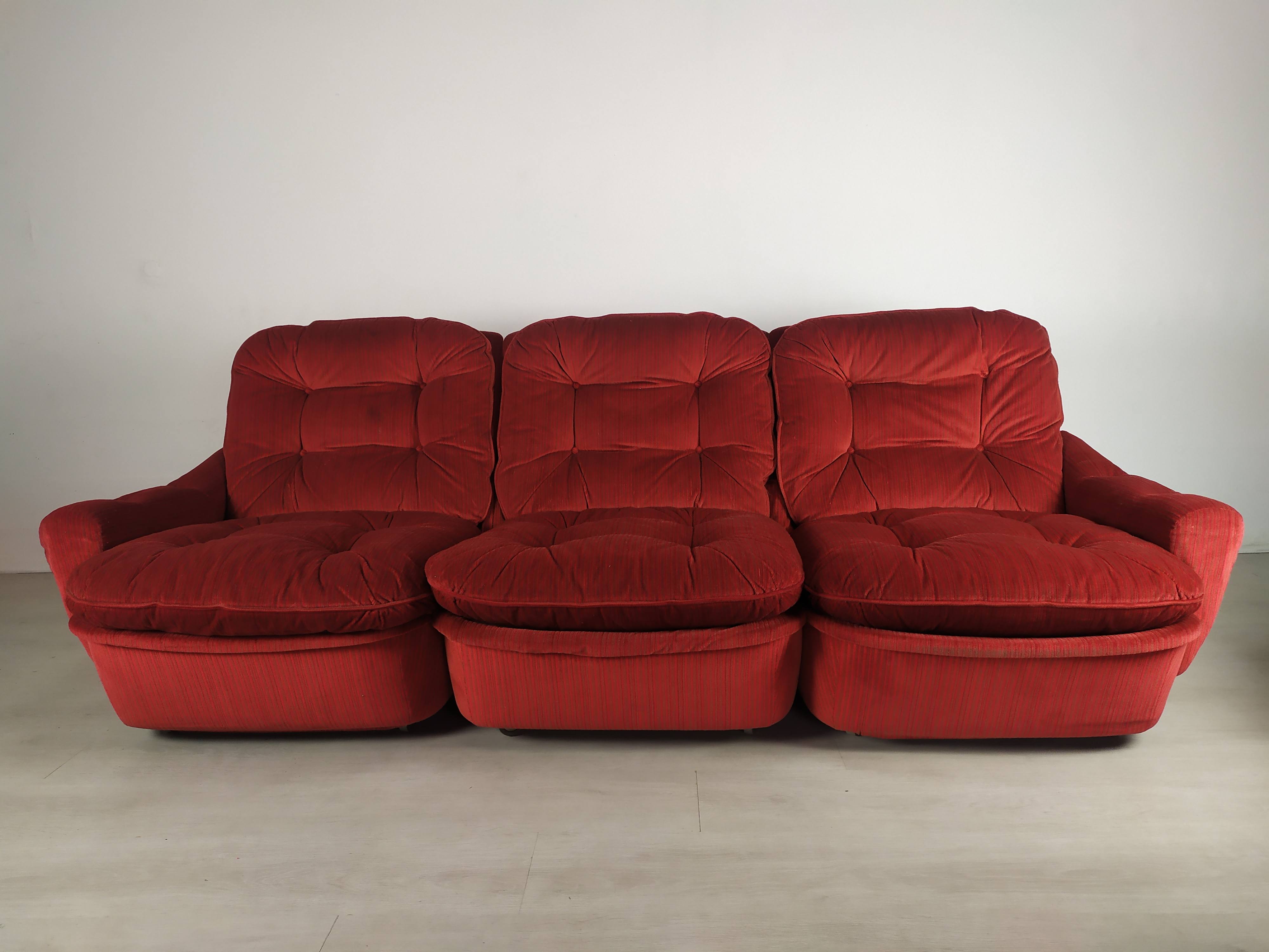 Airborne Cadestin Red Velvet Lounge