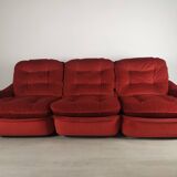 Airborne Cadestin Red Velvet Lounge