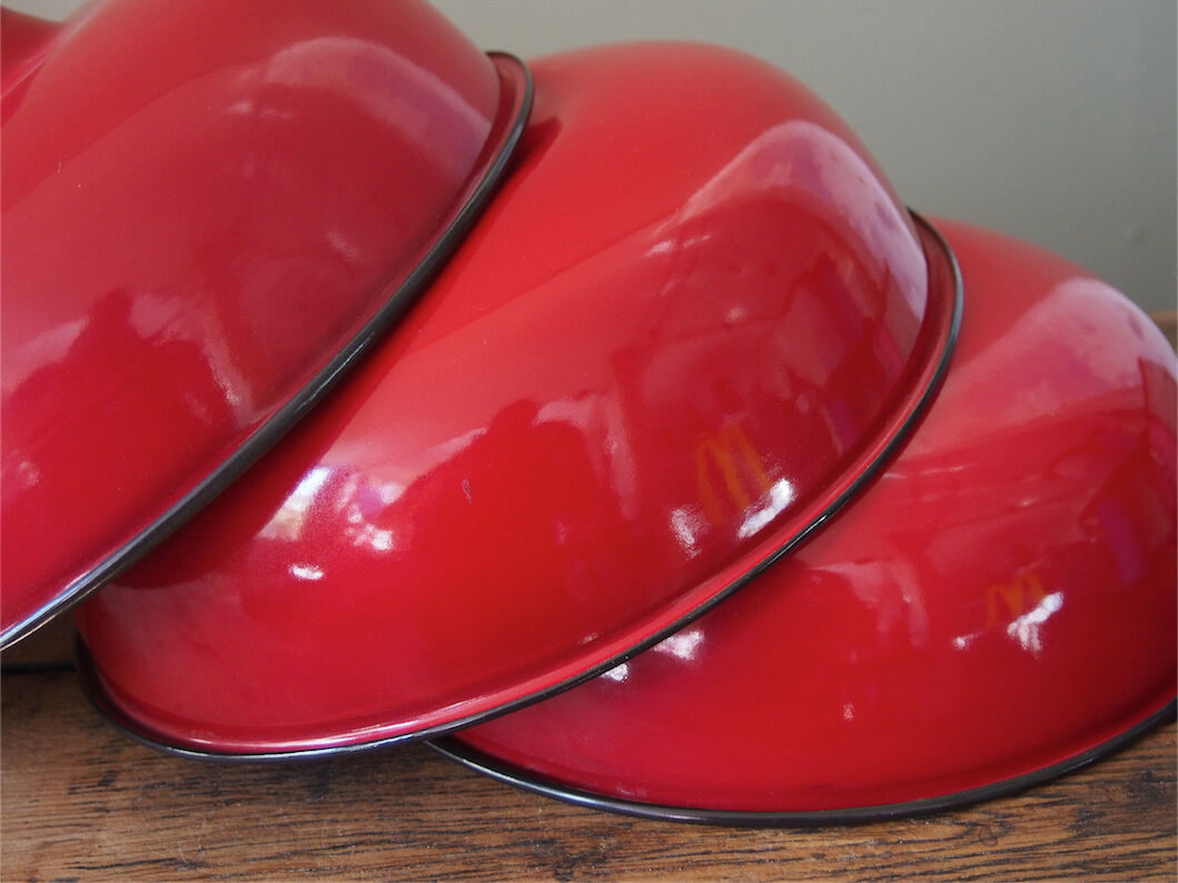 Day blind enamelled red industrial lamp