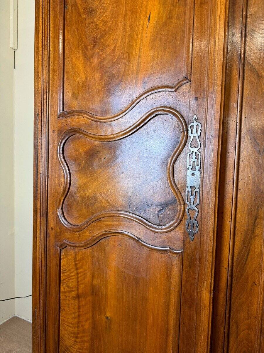 Armoury Lxv (17th Century) in Solid Walnut
