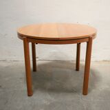 Vintage stretchy dining table