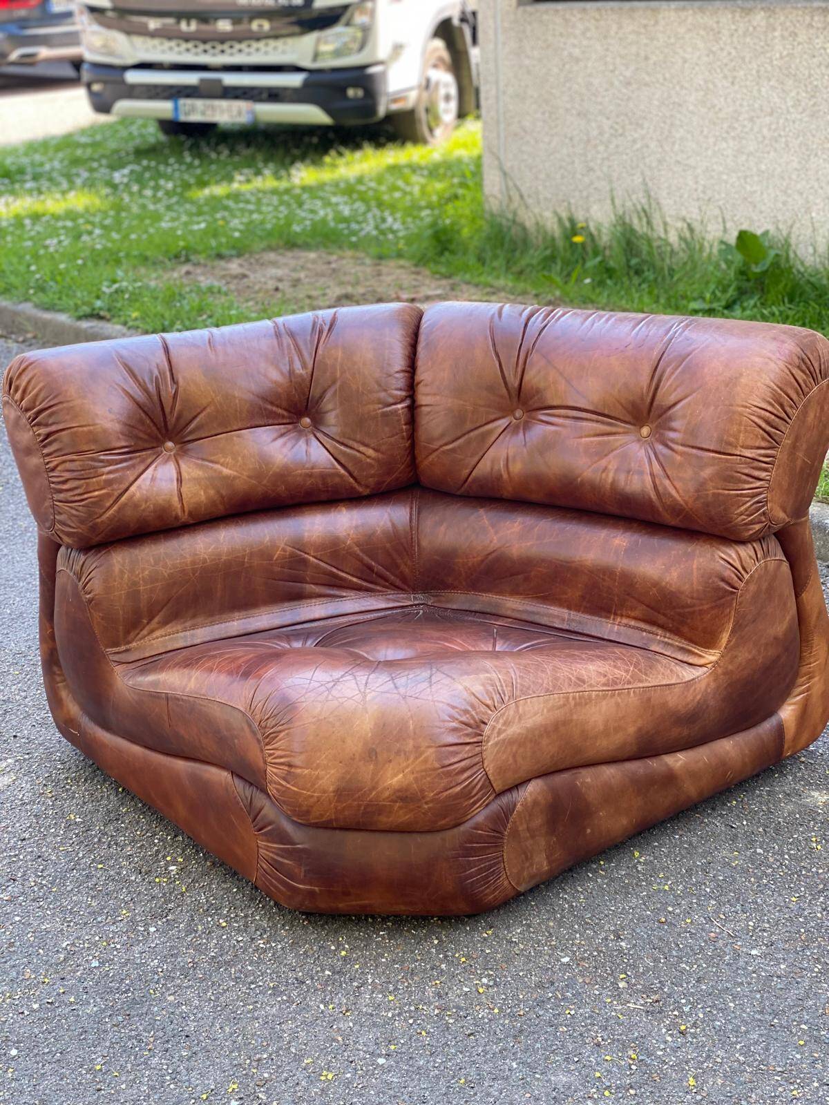 Modular brown leather canapé from Cognac, Italy, 1970.