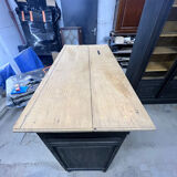 Flemish tavern counter