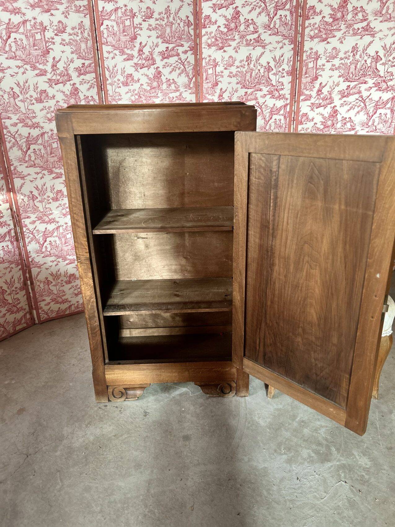 Art Deco walnut buffet – The elegance of the 1930s