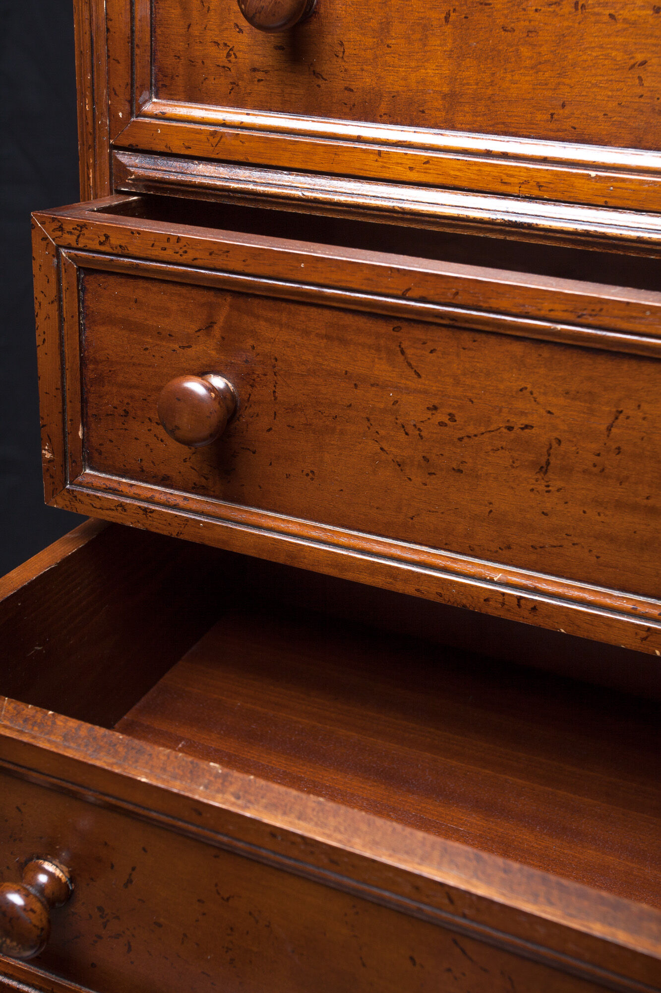 Solid wood semainier