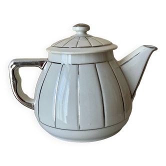 White teapot