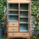 Armoire parisienne d’hôtel vitrée bois brut 1930