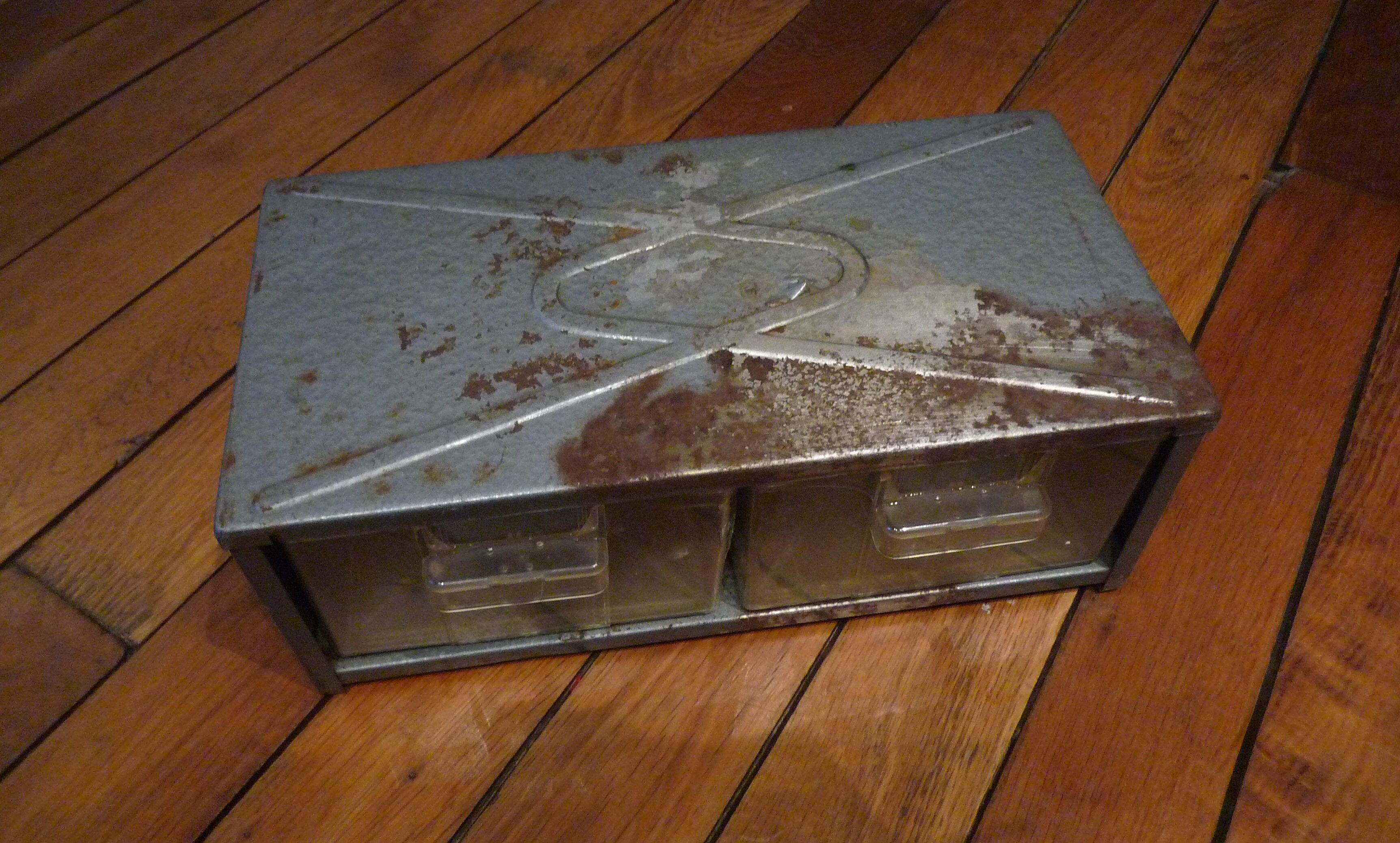 Small metal drawer box, vintage 70s