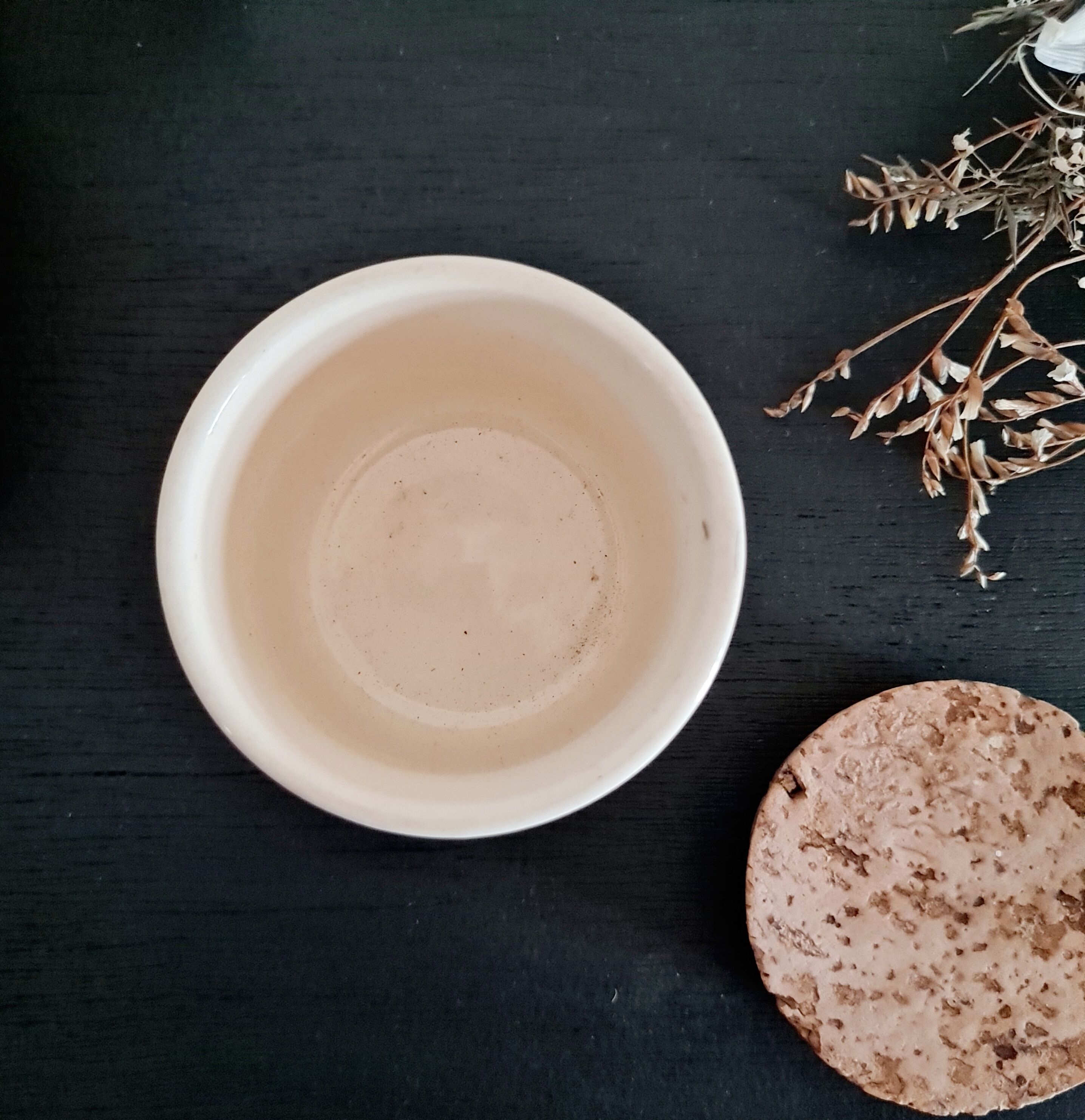 Porcelain flower pot