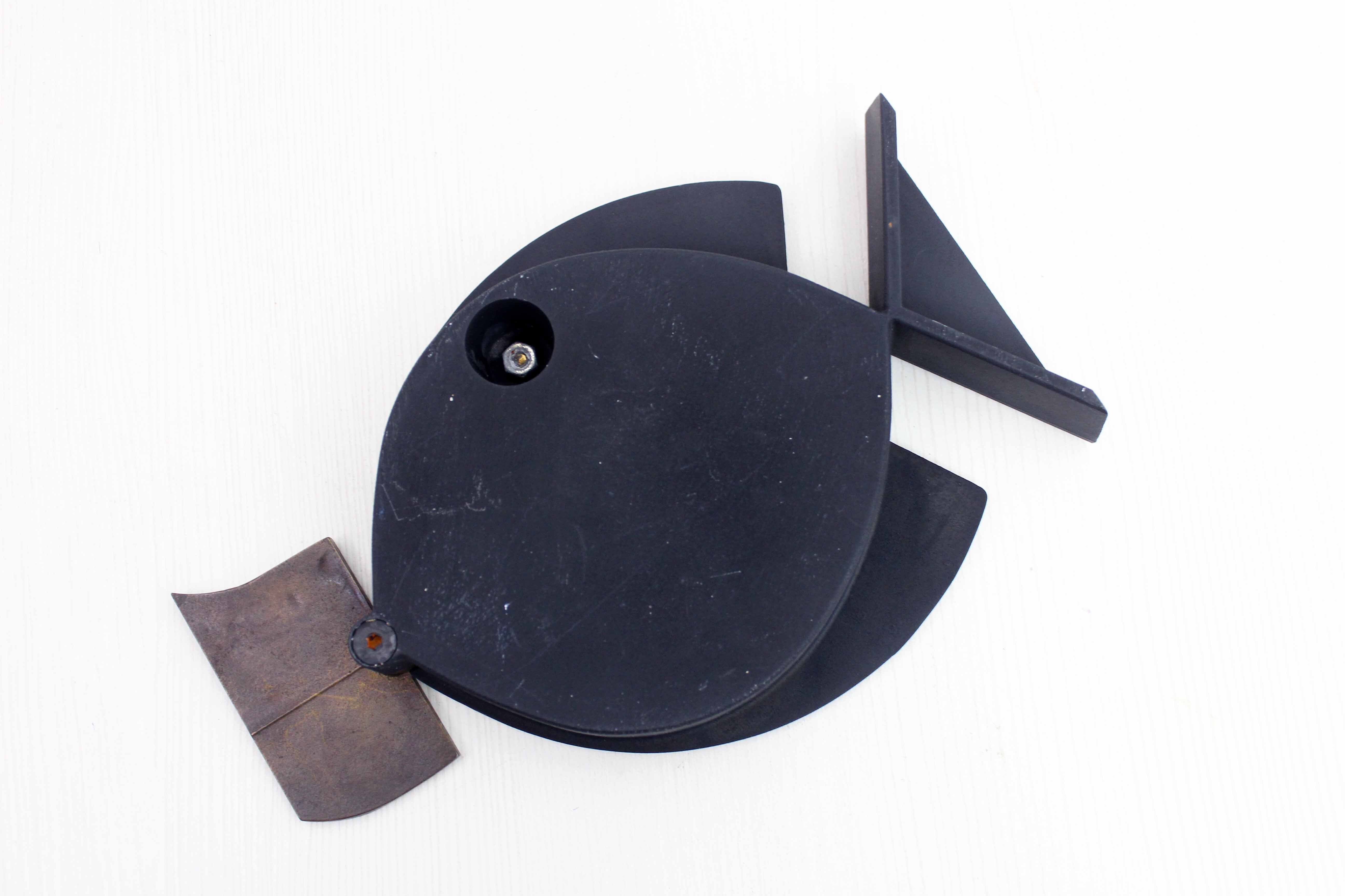 Metal "fish" ashtray