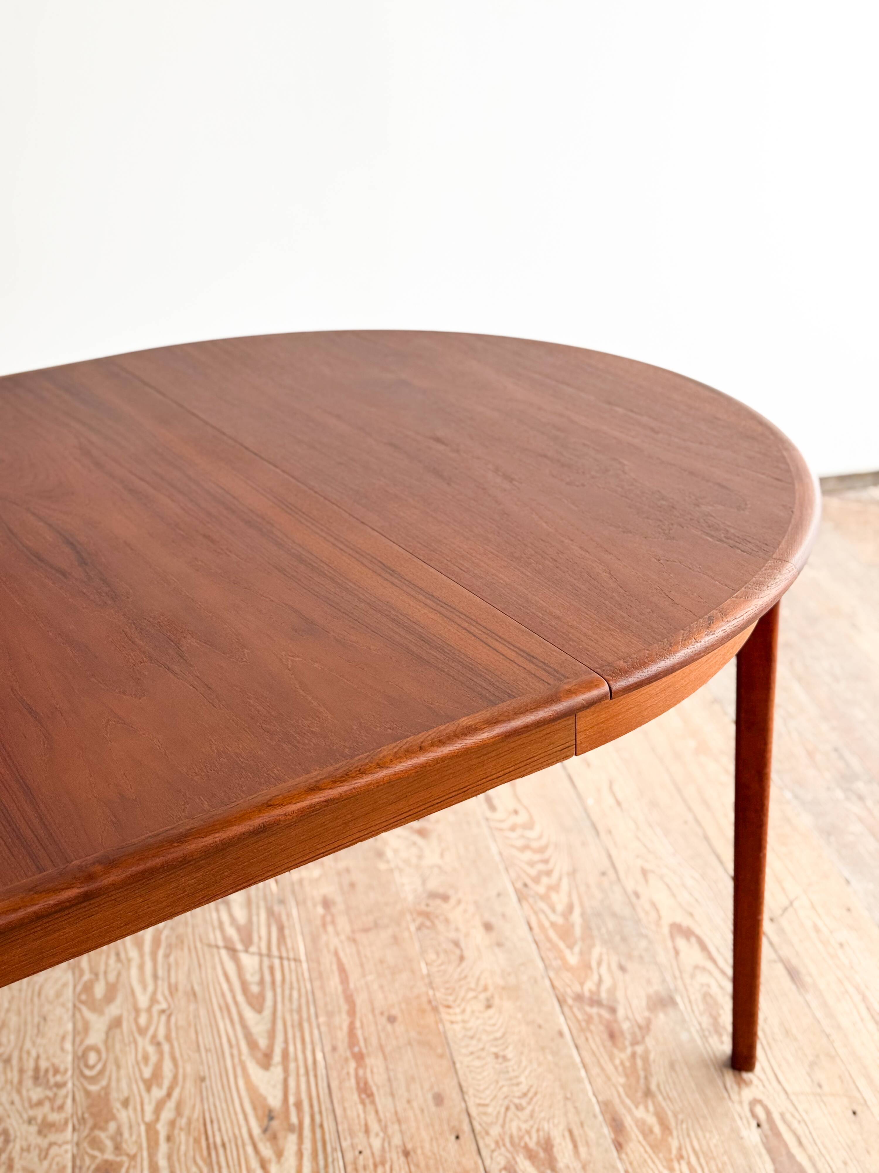 Danish table by Sighs & Sons in extendable teak, Mid Century, 1960.