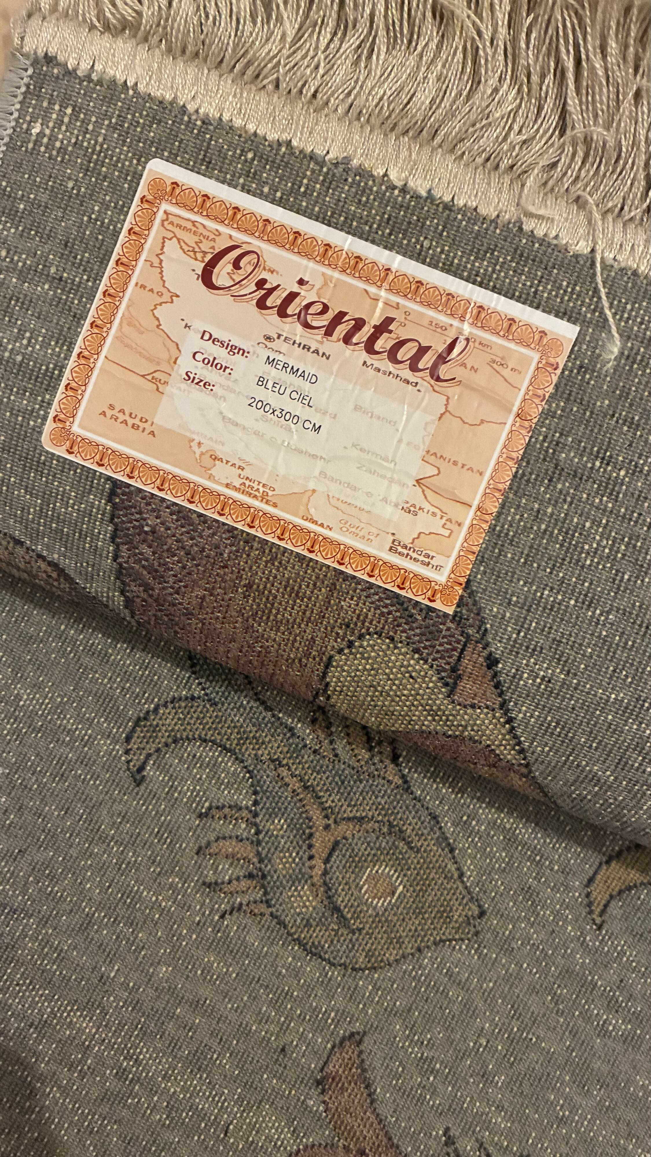 Oriental rug 200 x 300 cm - fish pattern