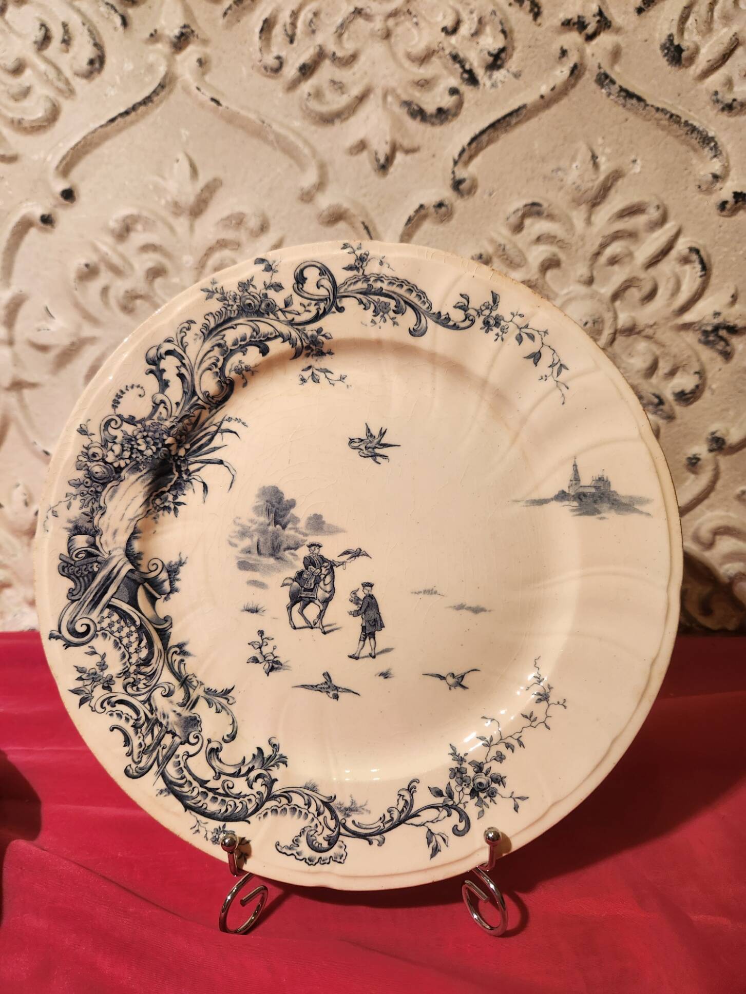 6 large Gien flat plates with hunting decor